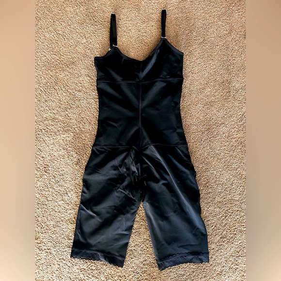 Shapewear - Picture 1 of 3